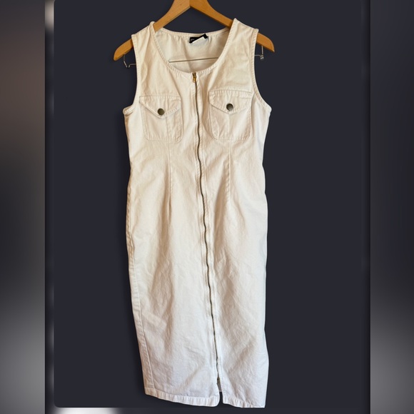 Facets Dresses & Skirts - White Sleeveless Zip-Up Overall Denim Dress Size 12